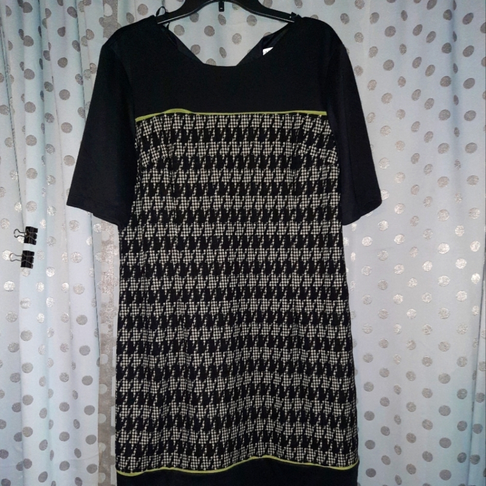 MADISON LEIGH Short Sleeve Midi Dress 16